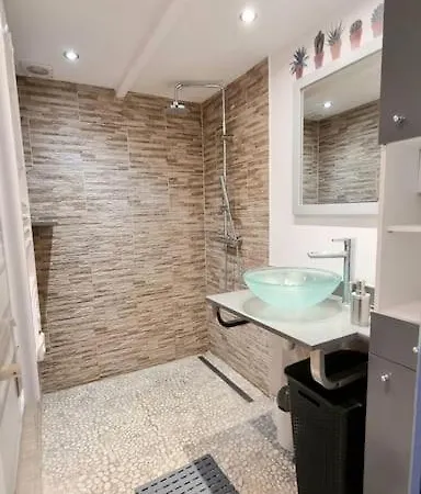 Loc Cap Phoebus, Atypique, Au Calme Dans La Pinede *