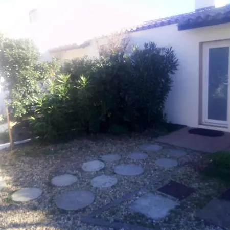 Loc Cap Phoebus, Atypique, Au Calme Dans La Pinède Hébergement de vacances Agde