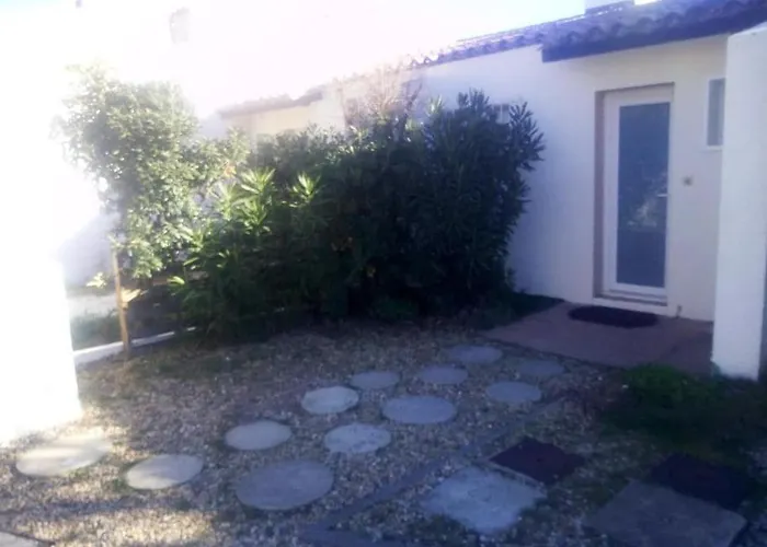 Loc Cap Phoebus, Atypique, Au Calme Dans La Pinede Holiday home Agde