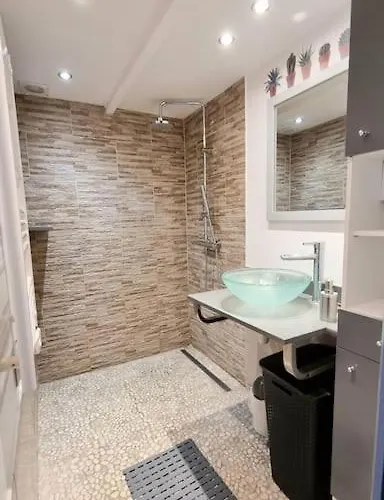 Loc Cap Phoebus, Atypique, Au Calme Dans La Pinede *