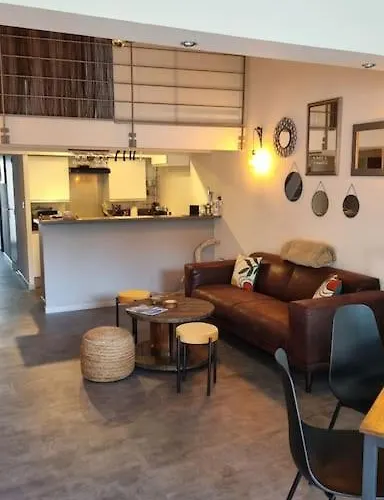 Holiday home Loc Cap Phoebus, Atypique, Au Calme Dans La Pinede *