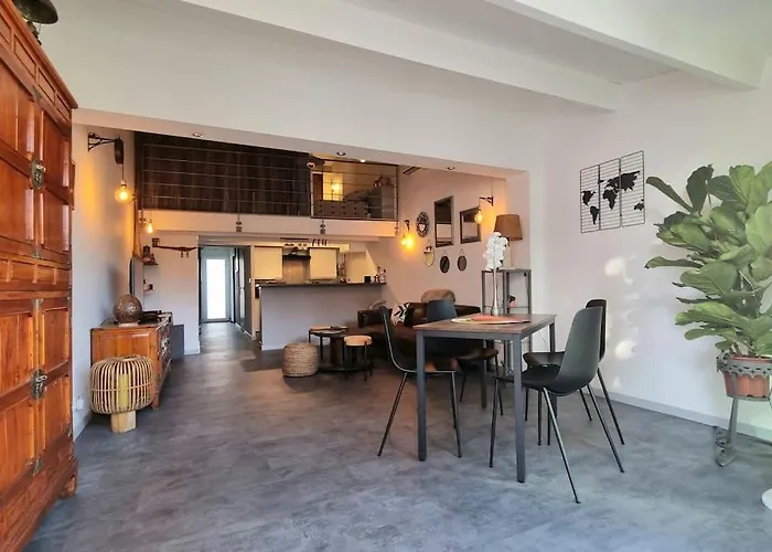 Holiday home Loc Cap Phoebus, Atypique, Au Calme Dans La Pinede Agde