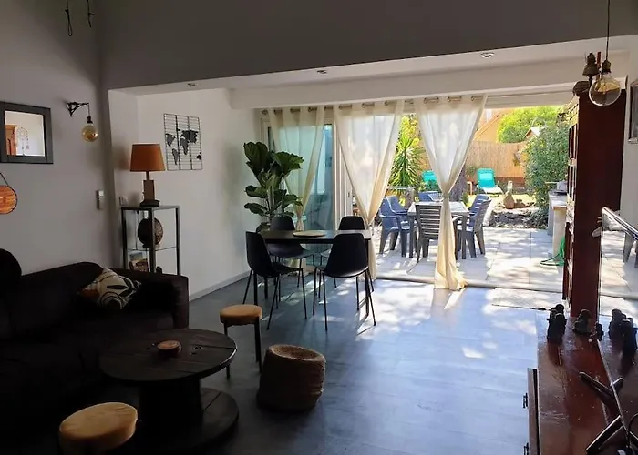 Tatil Evi Loc Cap Phoebus, Atypique, Au Calme Dans La Pinede *